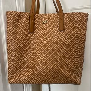PRETTY MK Michael Kors Junie Woven Chevron Leather Tote Handbag Acorn Butternut